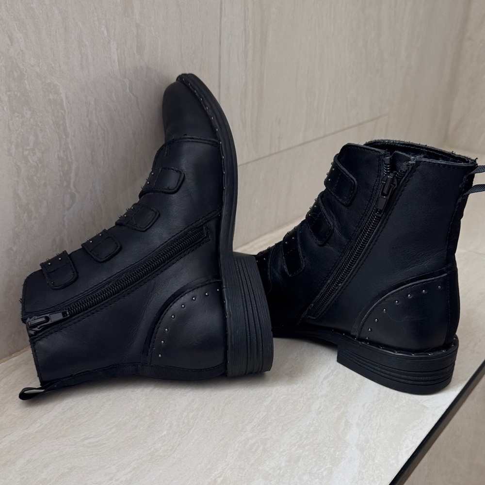 Steve Madden  Black Leather Studded Combat Boots - Picture 6 of 8